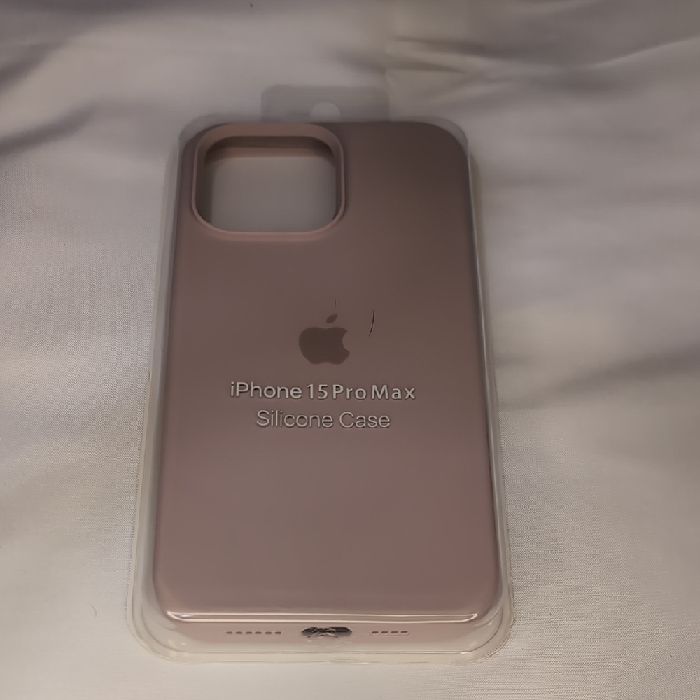 Apple iPhone 15 Pro Max Silicone Case - Light Pink